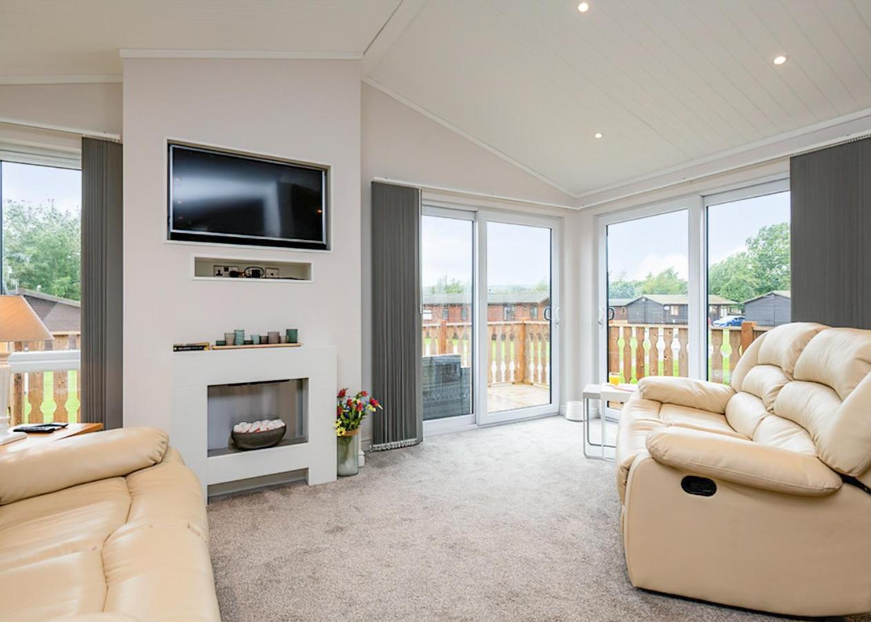 South Lakeland Leisure Village Hornby  外观 照片