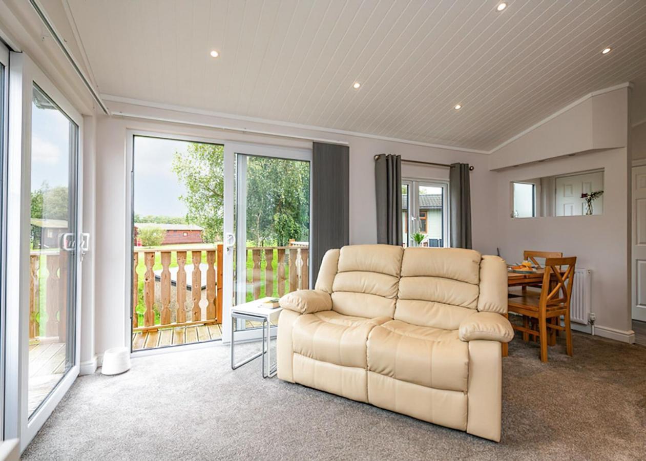 South Lakeland Leisure Village Hornby  外观 照片